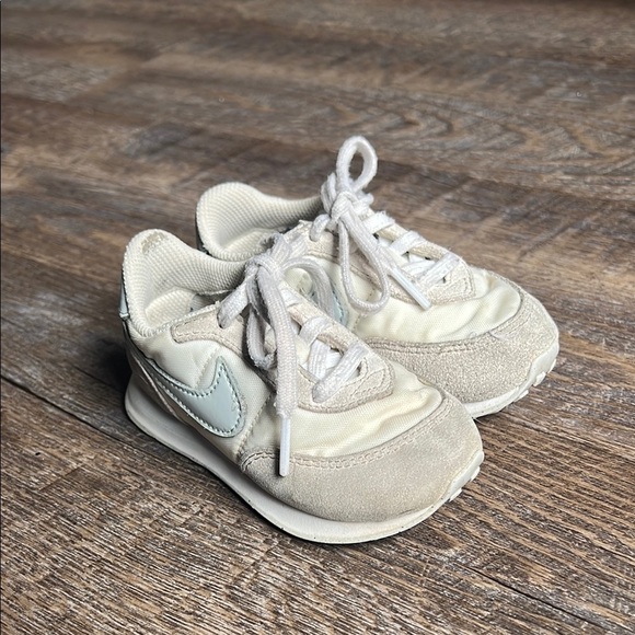 Nike Other - Nike Kids Cream Sneakers